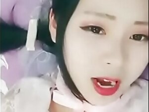 Chinese Cam Girl little Fairy - Masturbate with Comb